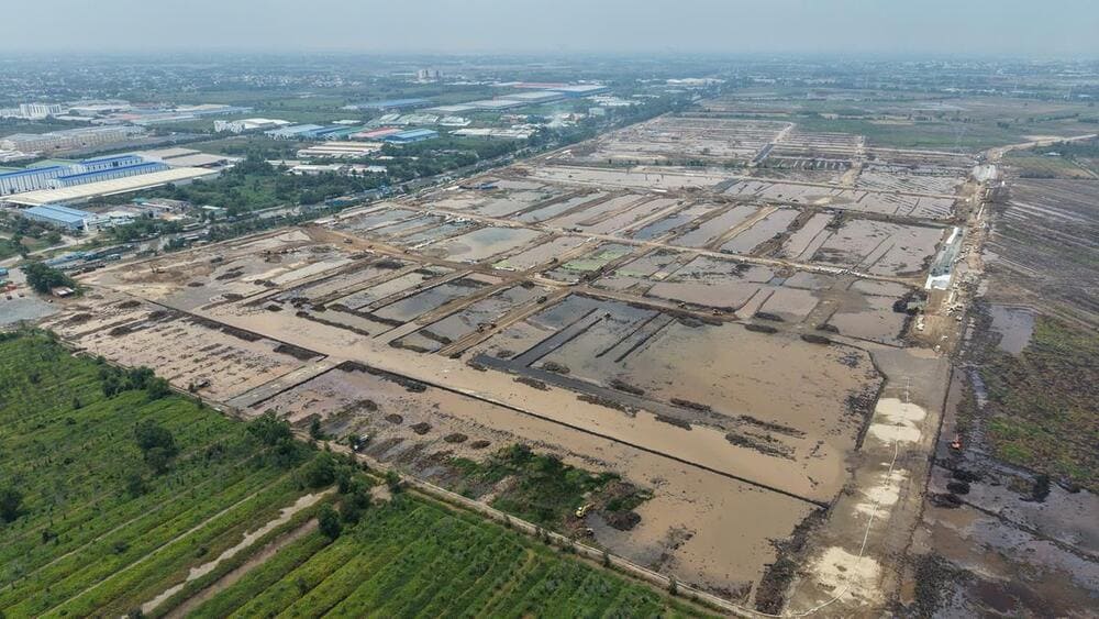 Trục đường phục vụ thi công về cơ bản đã hoàn thiện